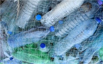 Nghiên cứu hé lộ nguồn gốc thực sự của vi nhựa trong không khí